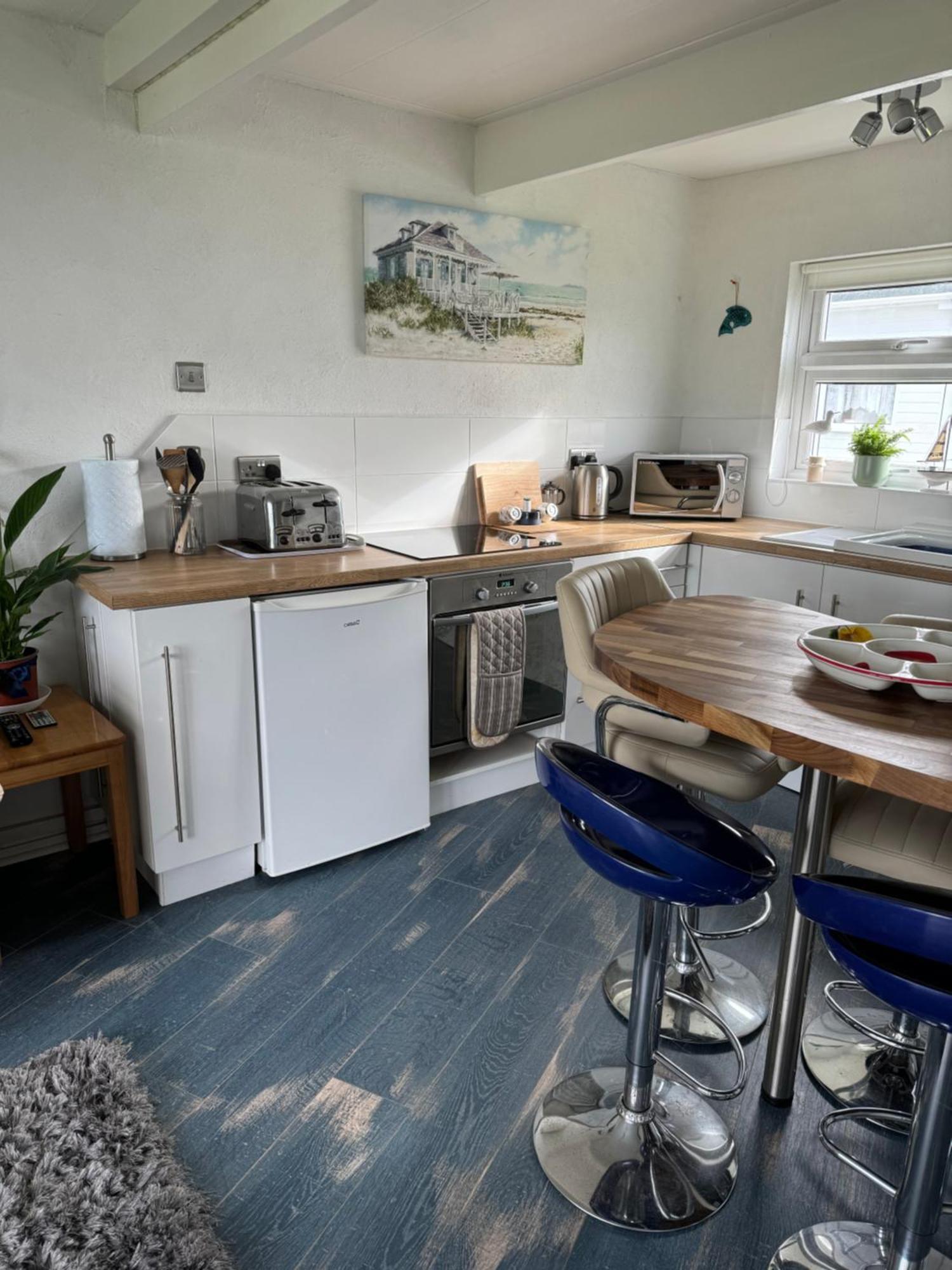 Cosy Beach Chalet Scratby Экстерьер фото